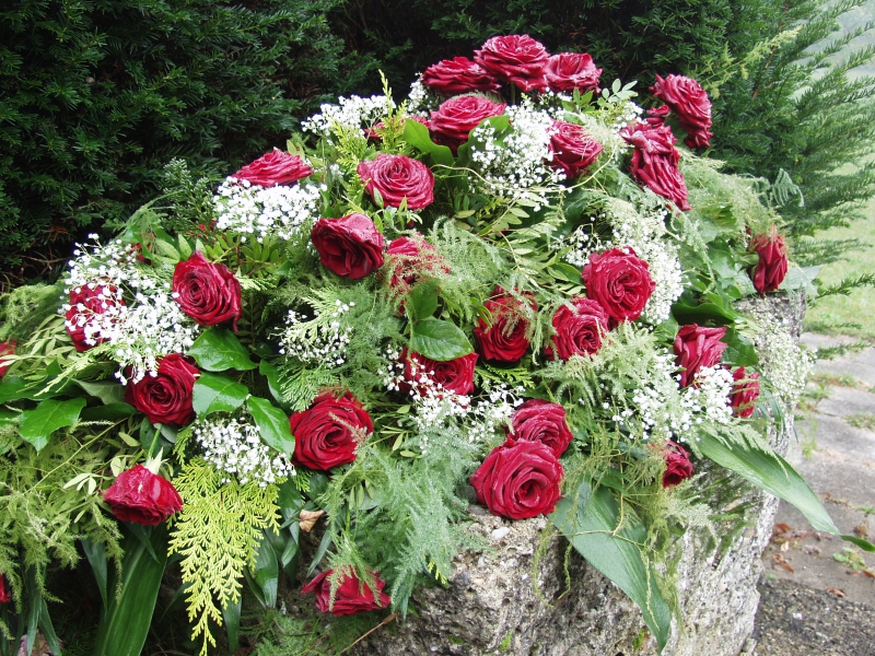 funeraire-ARTIGNOSC SUR VERDON-min_roses-61203